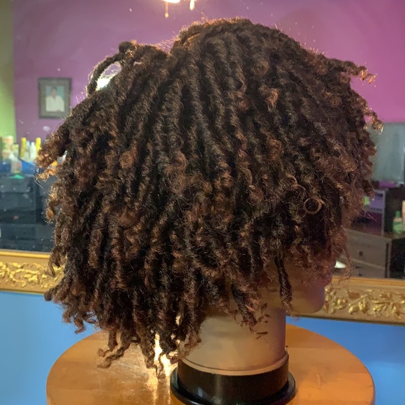 Wig - Picture 2 of 3